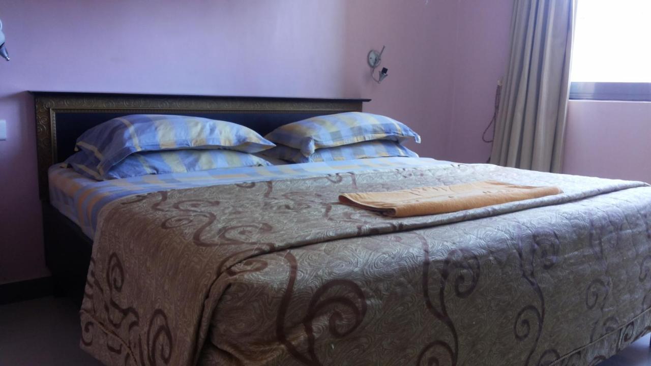 Palema Crown Hotel Gulu Extérieur photo