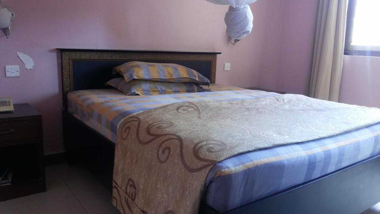 Palema Crown Hotel Gulu Extérieur photo